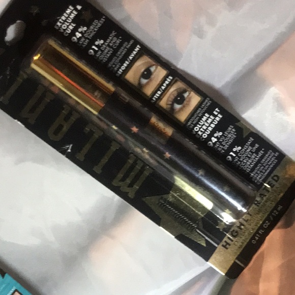 Milani - Highly Rated Black Mascara - Picture 7 of 8